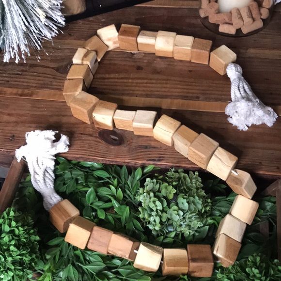 Pottery Barn Rustic & Country Chic Cubed Wood Beaded Garland with Tasseled Rope - Picture 8 of 17